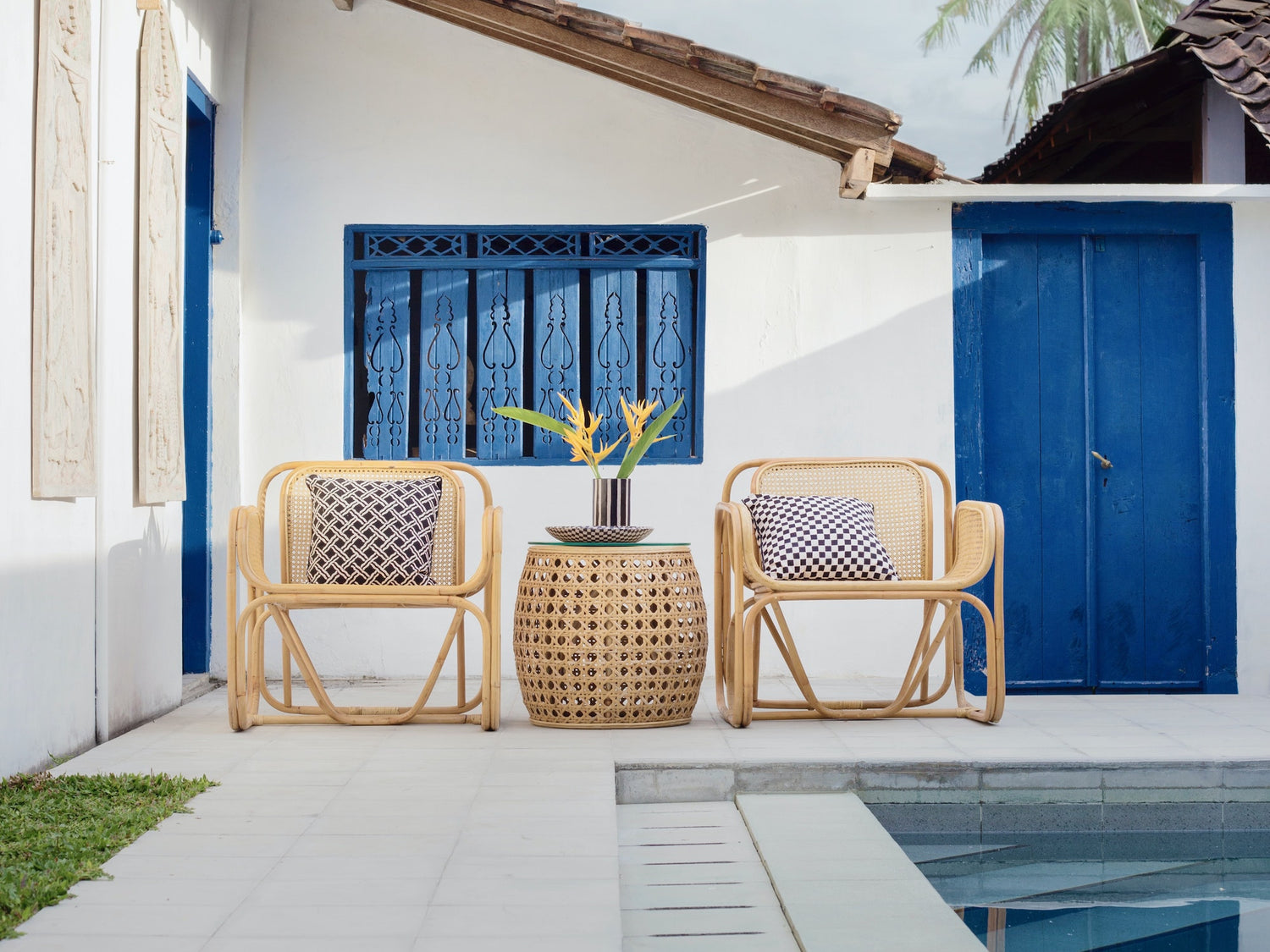 How to clean and maintain synthetic rattan garden furniture