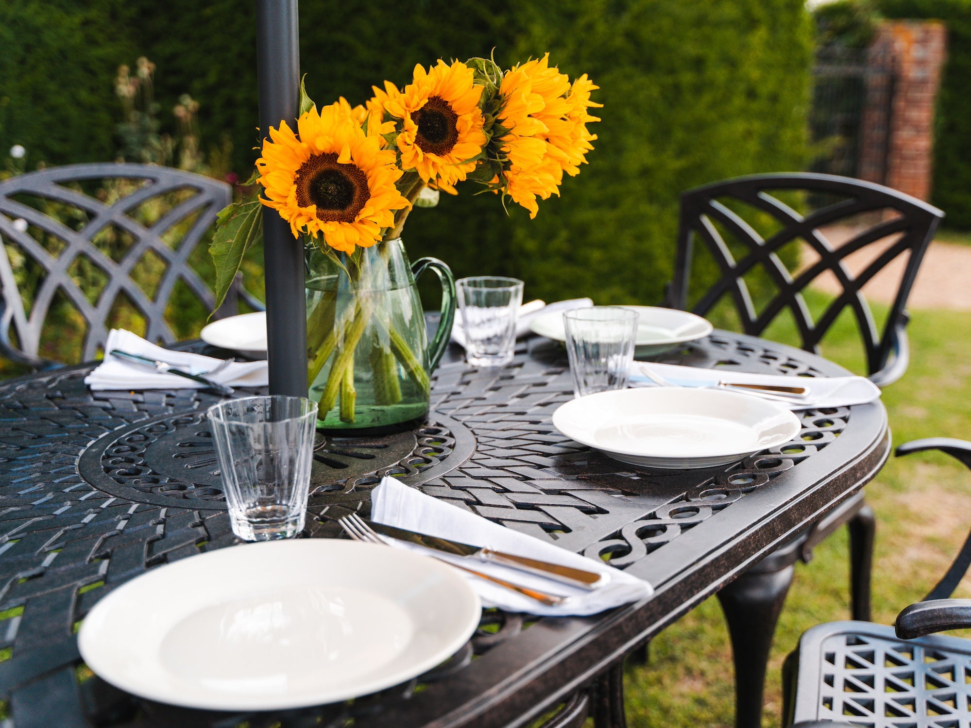 Our favourite garden tableware and flatware for Summer 24