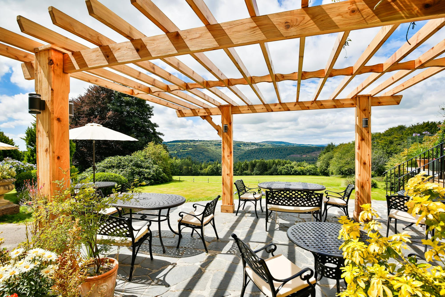 Where can I buy trade garden furniture in the UK?