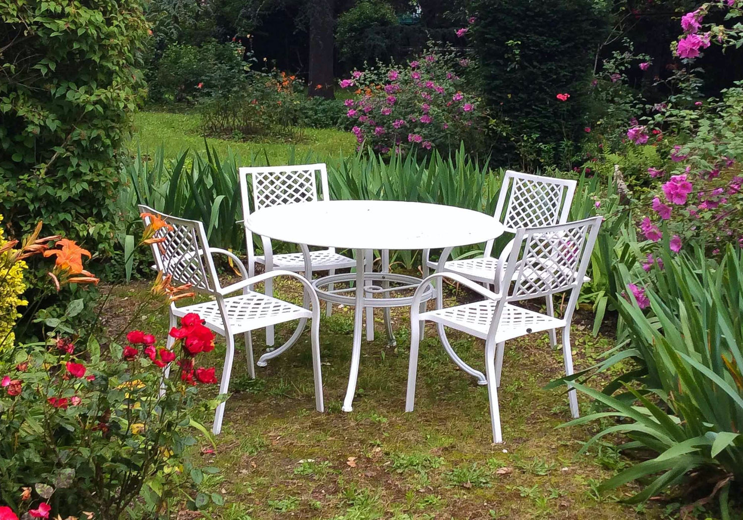 When to buy garden furniture?