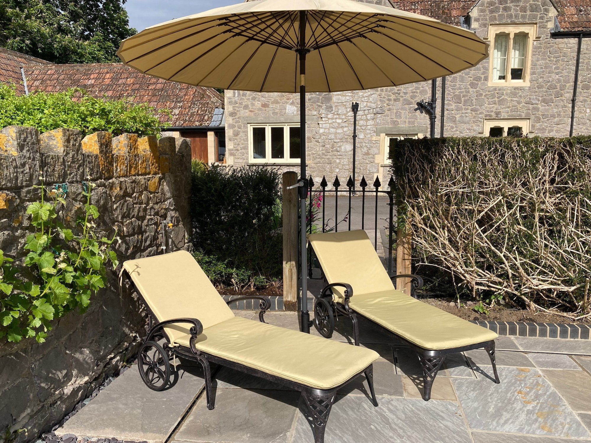 Can you put our metal sun loungers in UK gardens?