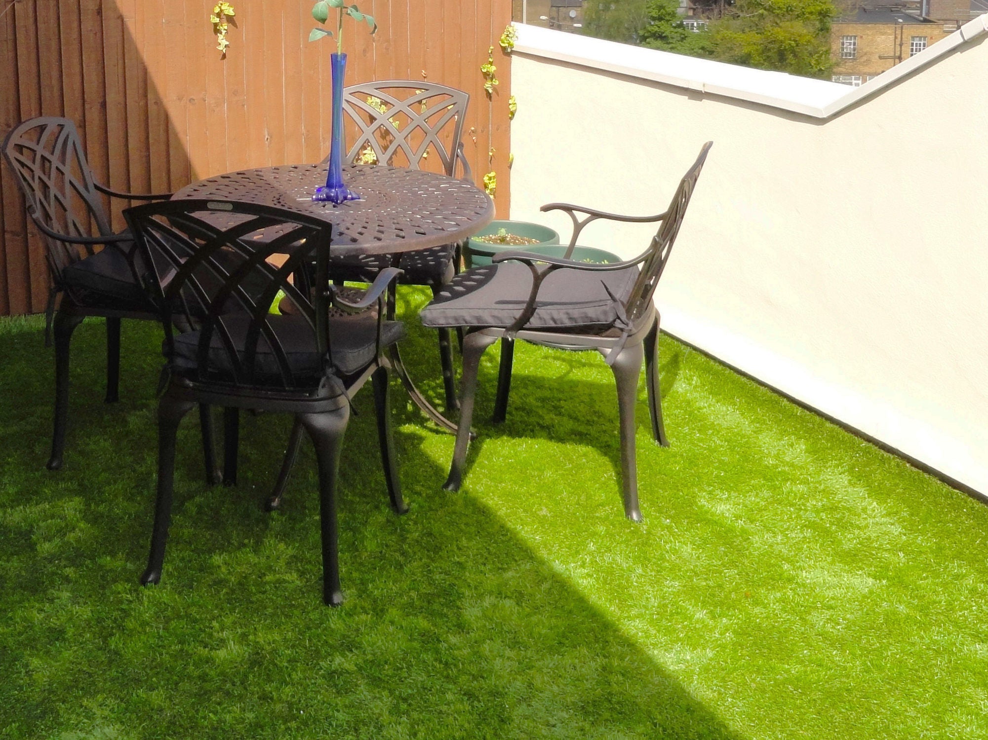 Can you put garden furniture on artificial grass?