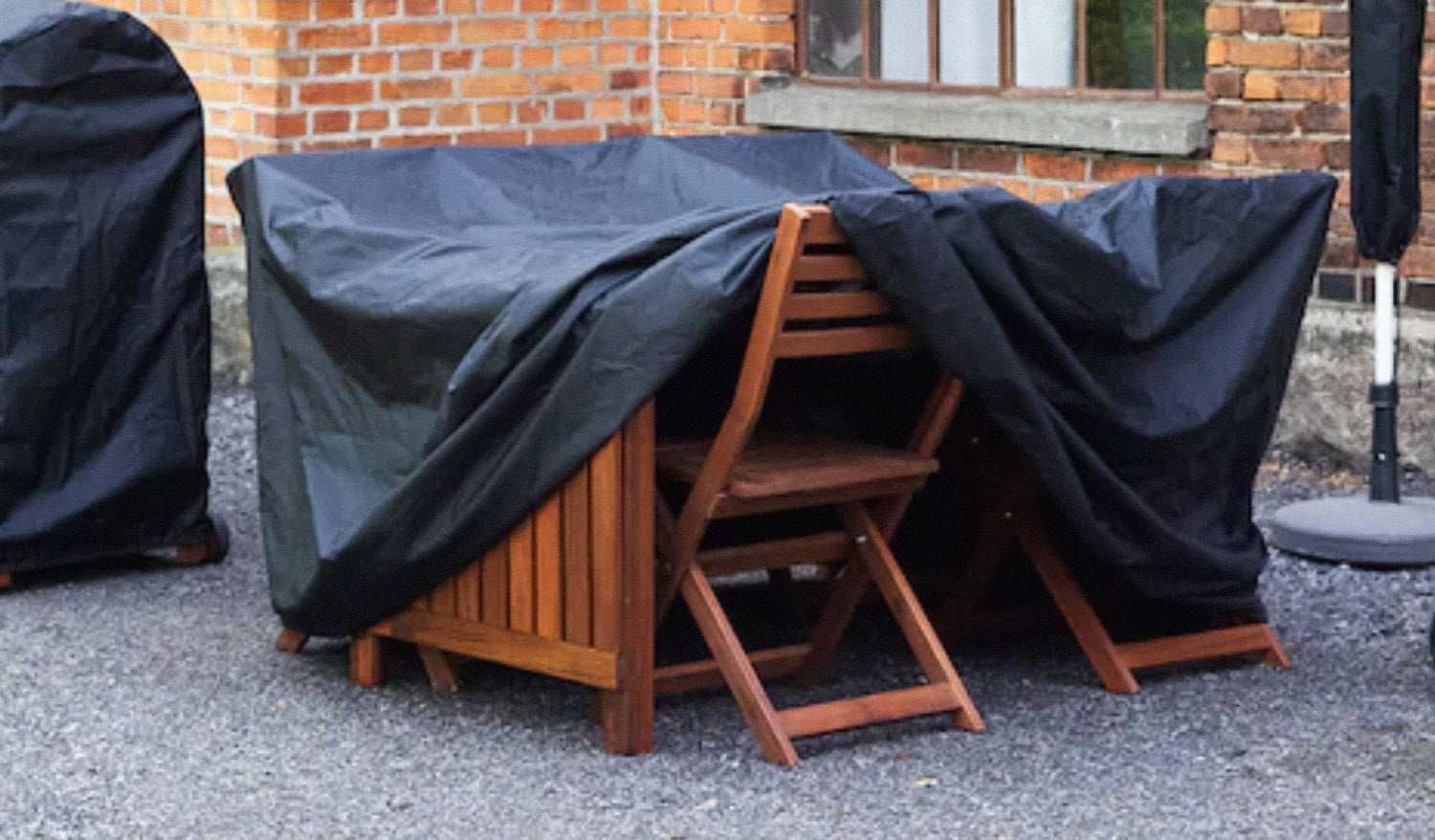 Protect your garden furniture with tarpaulin