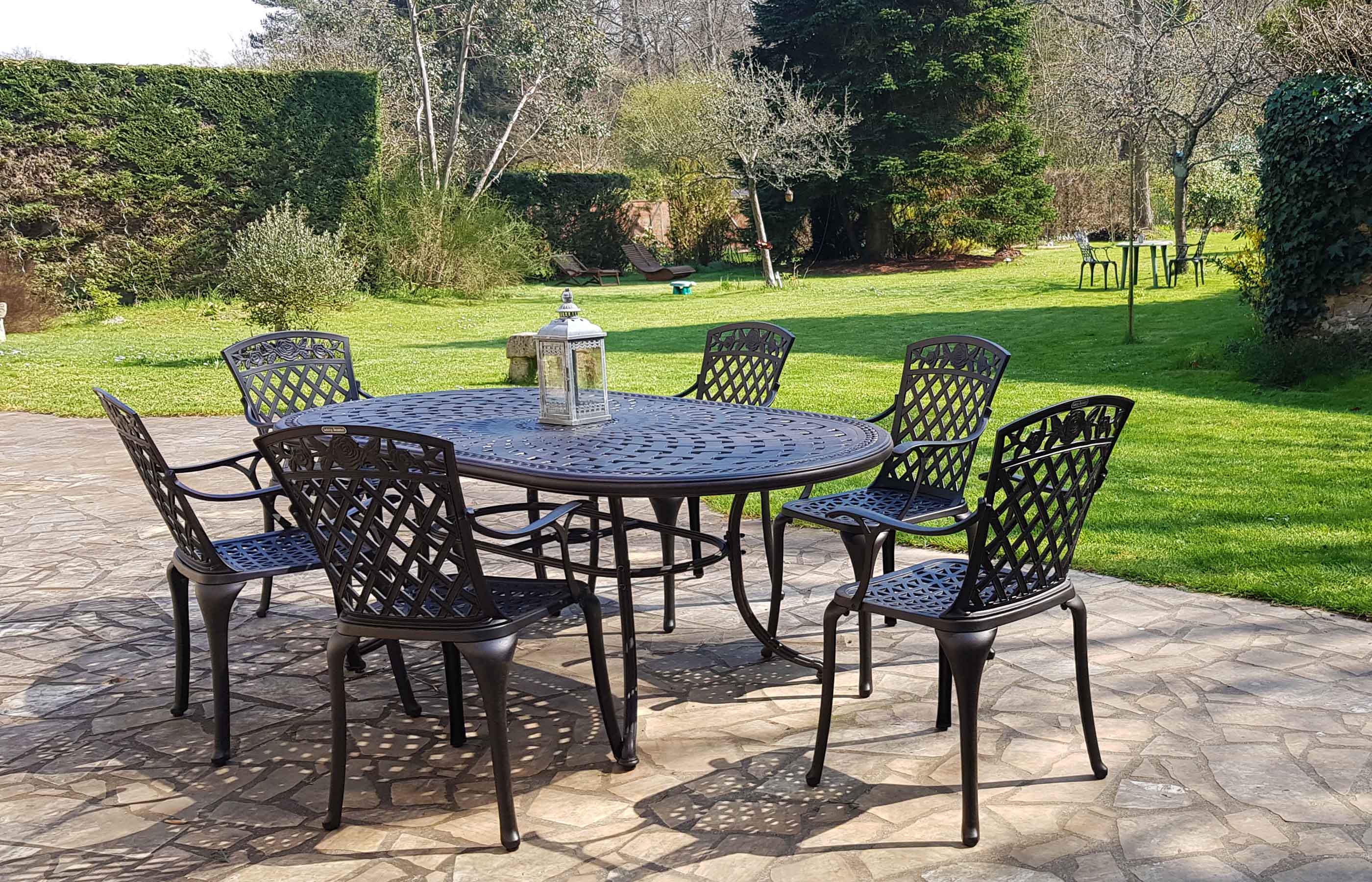 Garden Tables: A Buying Guide