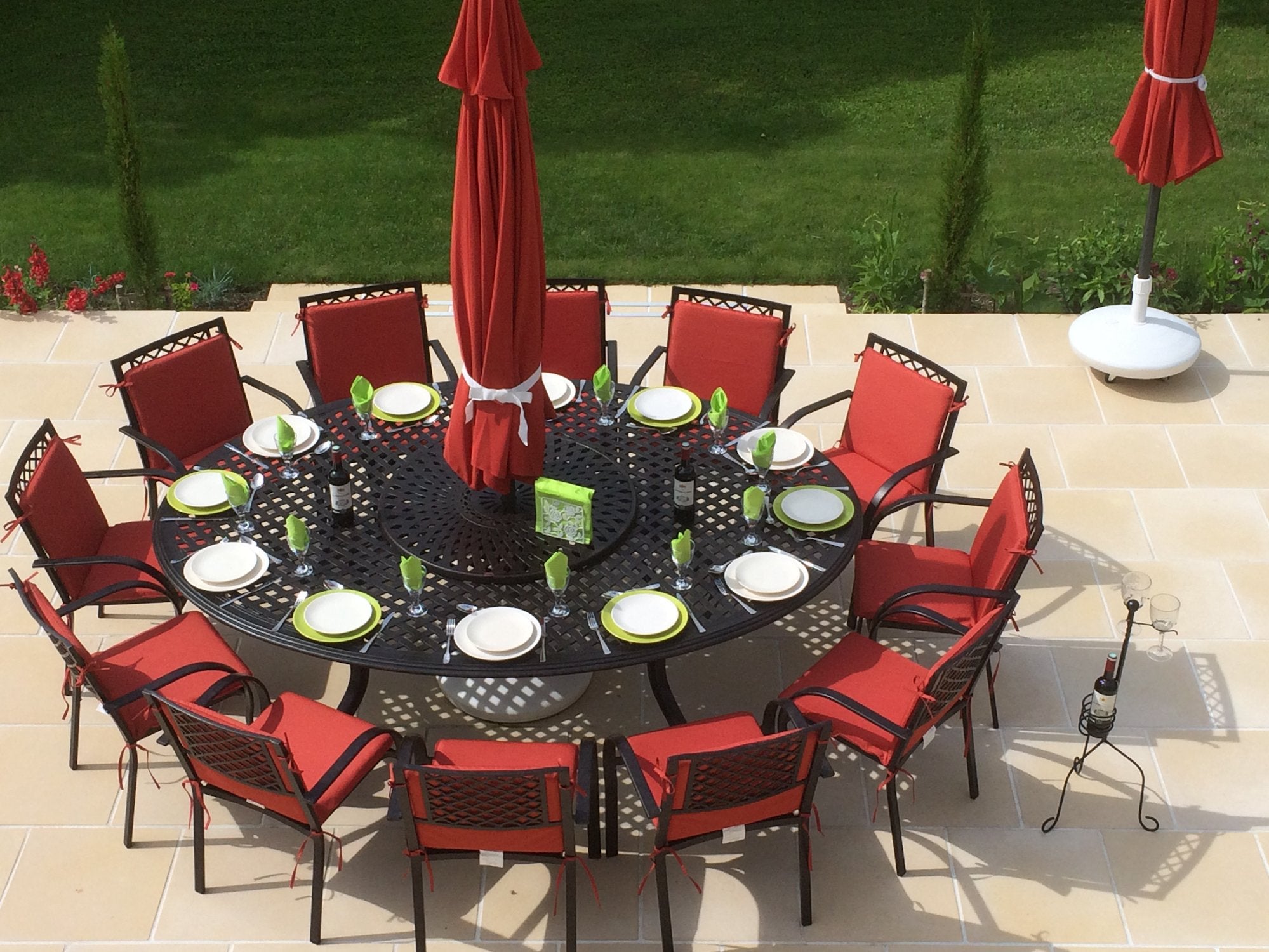 How to set your patio garden furniture for a summer party