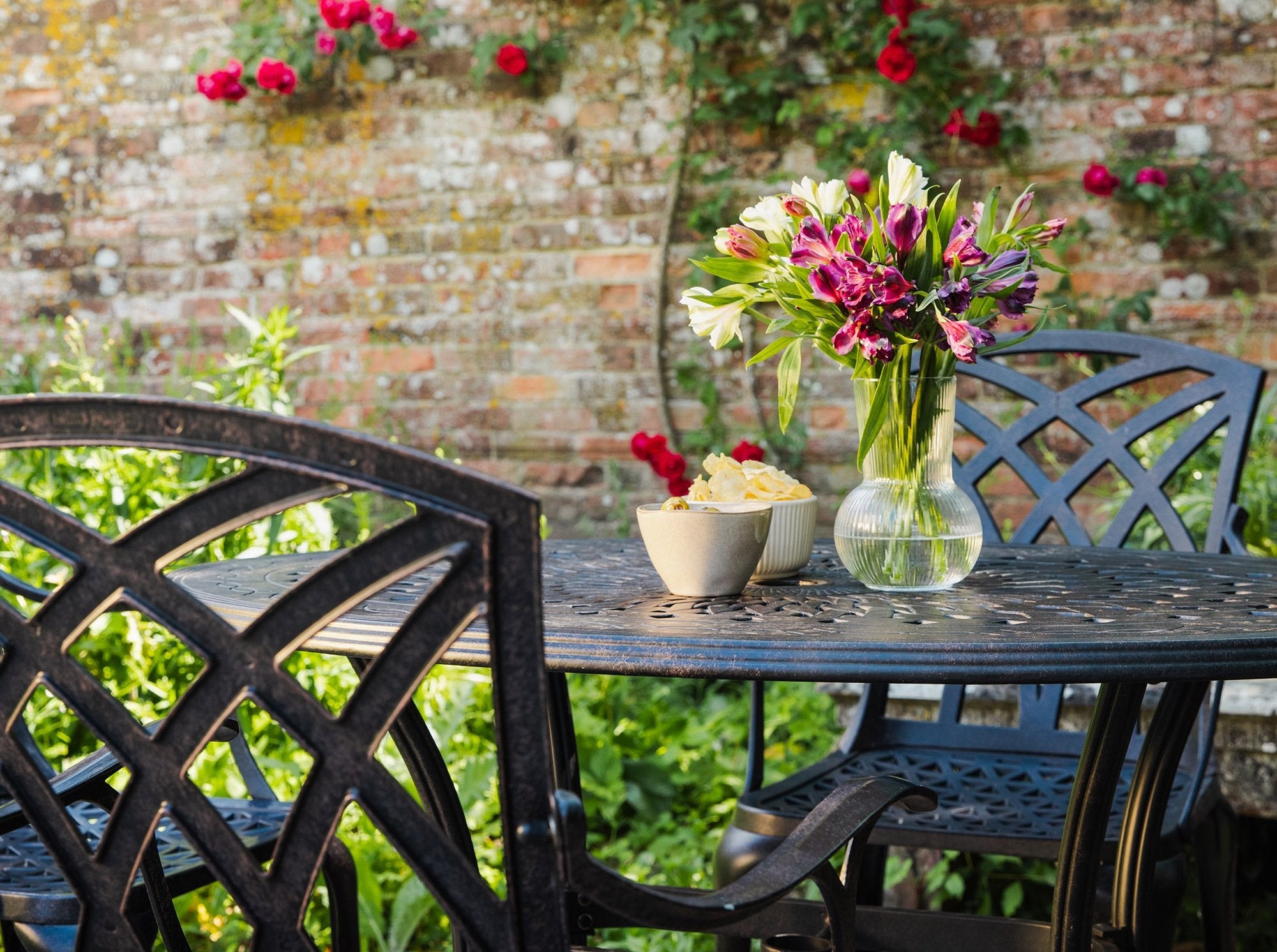 How to protect your 4-seater patio furniture set from the sun