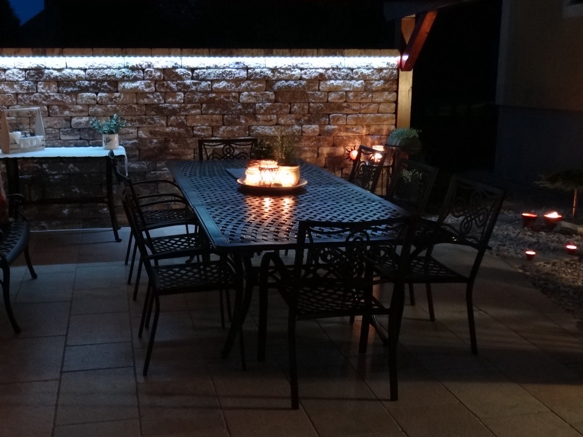 Lazy Susan’s top outdoor furniture lighting tips