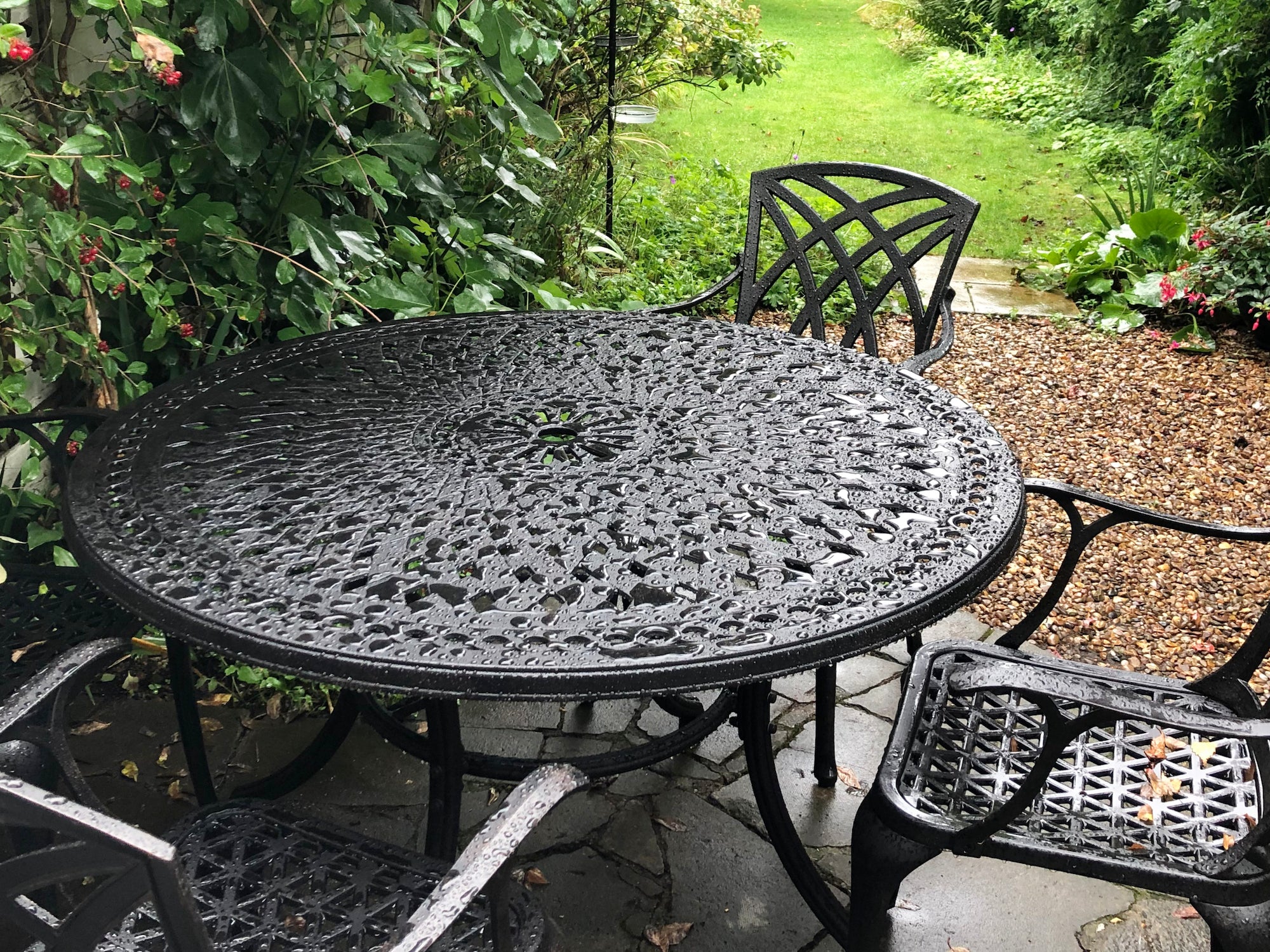 Does garden furniture rot?