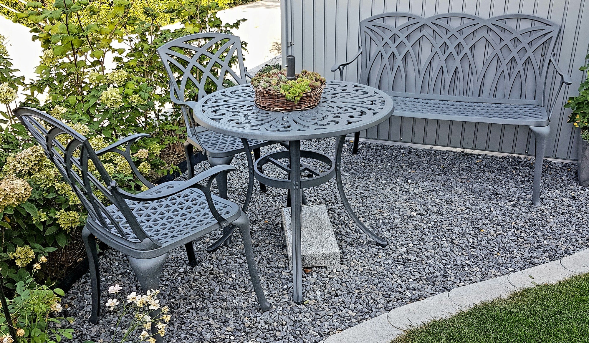 Reasons to purchase cast aluminium garden furniture