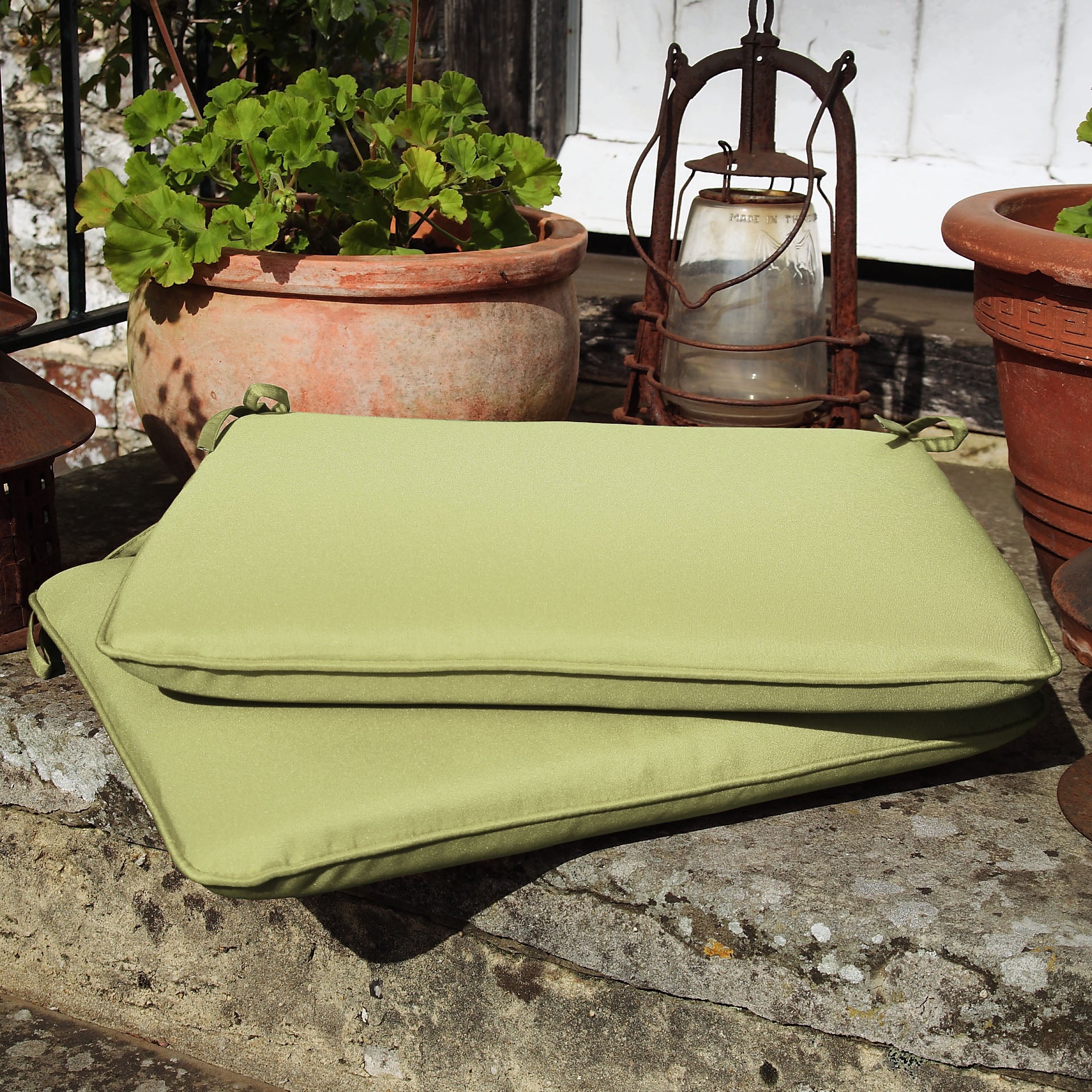 Outdoor cushion pad hotsell