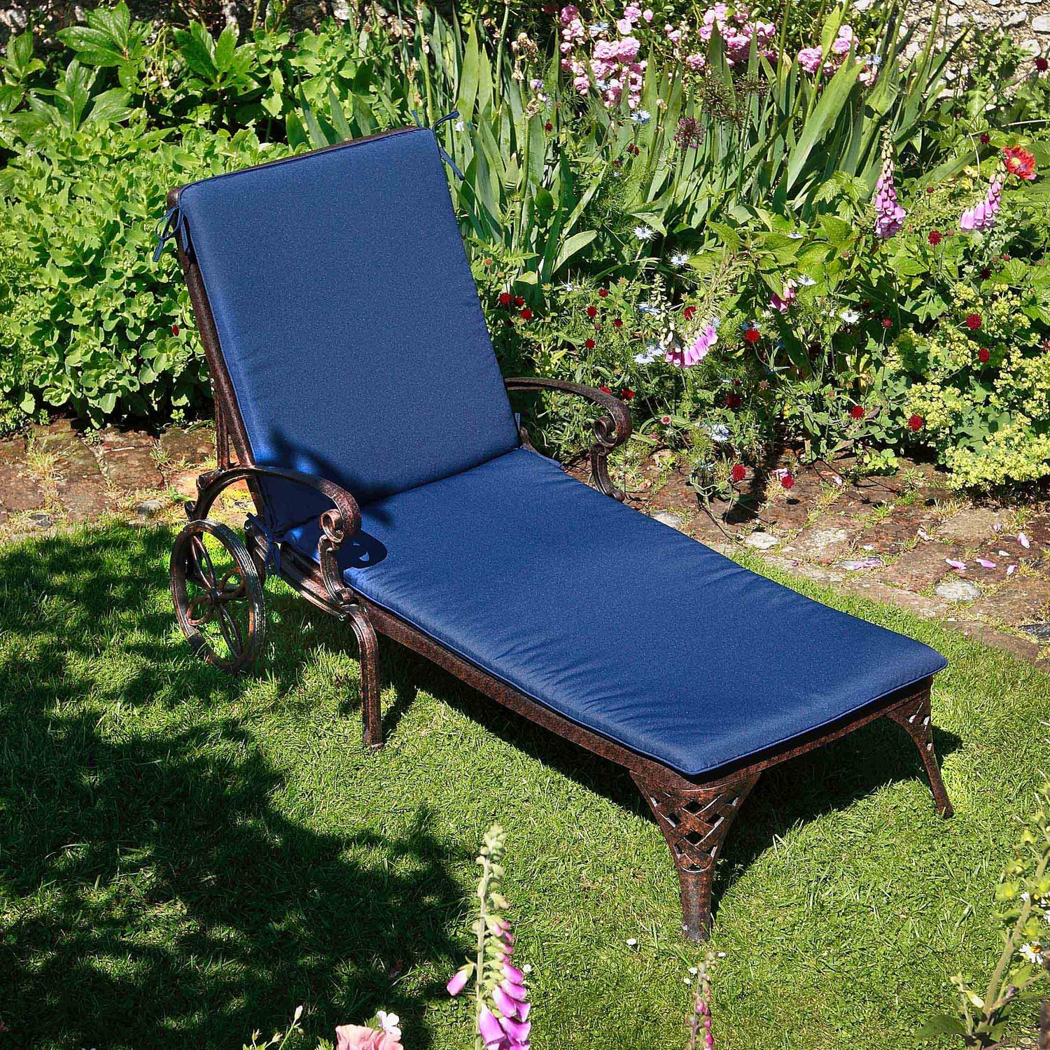 Stella Lounger - Antique Bronze