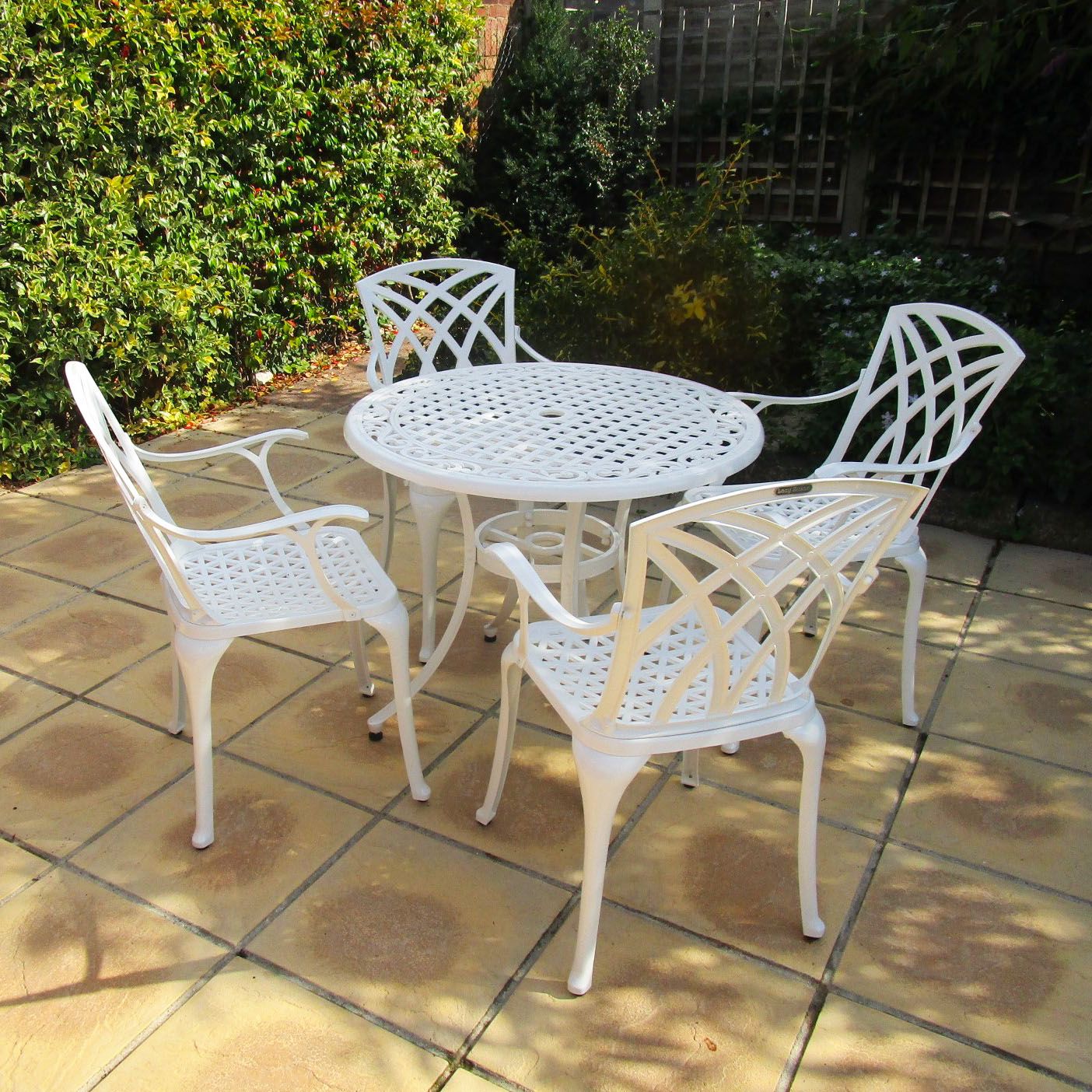 Hannah Table 4 Seater Set - White