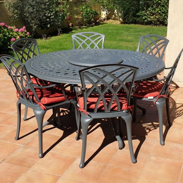 garden table and chairs with lazy susan