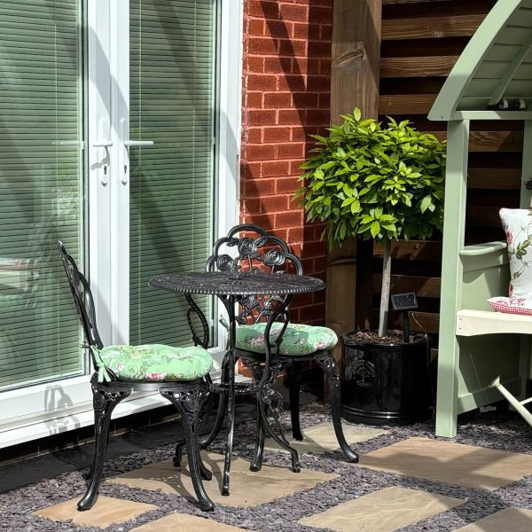 London Rose Bistro Set - Antique Bronze (2 Seater Set)