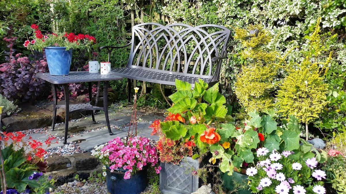 Lazy Susan’s top 10 places to put two-seater garden benches
