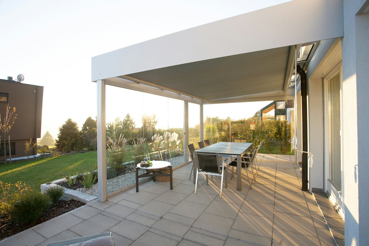 What are the different types of covered patio | 5. Retractable Roofs